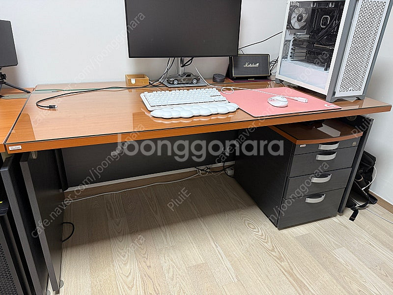 일룸 책상 2개 (160폭), 서랍장 2개, 책장 2개...--1