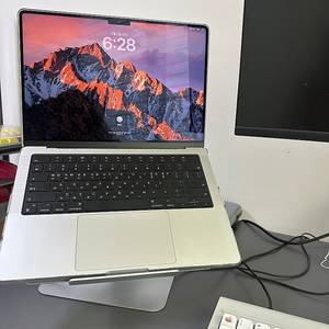 2024 M4 맥북프로 14인치 기본형(512GB) 판매합니다