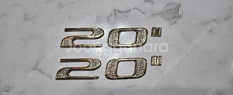 20인치 엠블럼(레터링) 금도금&큐빅 제품 판매해요.--0