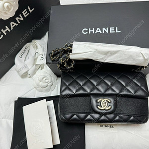 샤넬 뉴미니 새상품급 팔아요