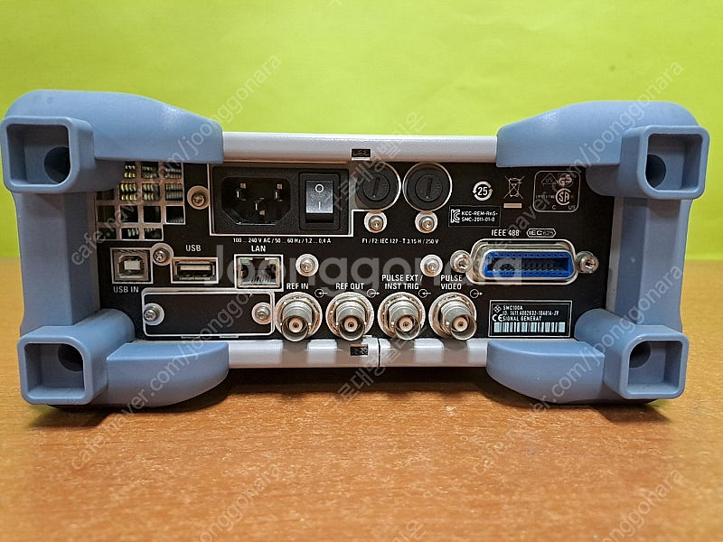 R&S SMC100A, 9 KHz to 3.2 GHz,...--1