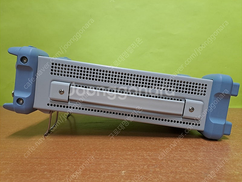 R&S SMC100A, 9 KHz to 3.2 GHz,...--3