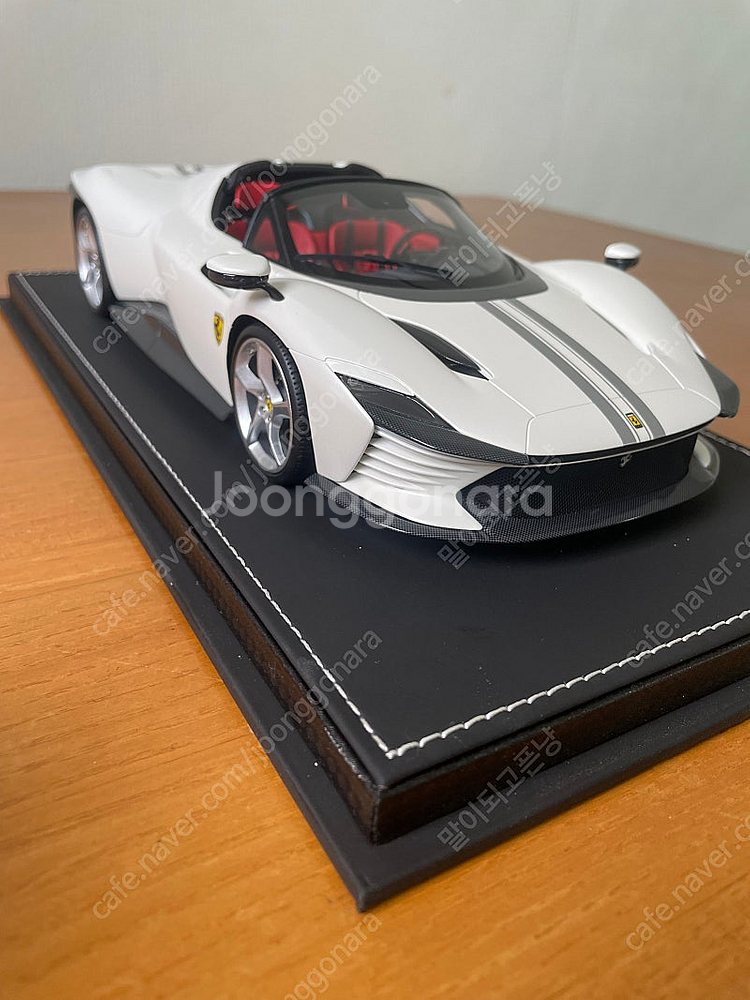 1:18 bbr 페라리 데이토나 sp3 판매합니다~ (bbr,오토아트,미니챔프,얼모스트리얼)--0