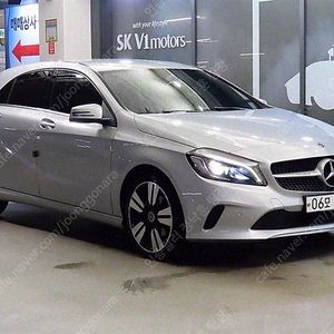 벤츠 A클래스 중고 A클래스 벤츠 중고 은색 2018년식 47,133km A200 중고자동차