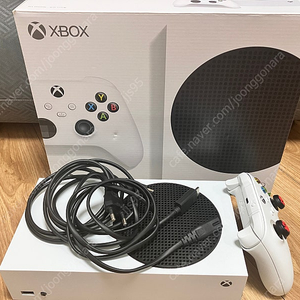 xbox series s 팝니다.