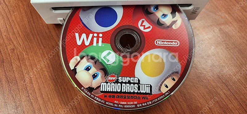 닌텐도 Wii 위 본체 + 게임 3만원에 팝니다--5