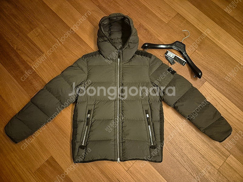 [M]스톤아일랜드 23FW 심리스터널 나일론 패딩 카키...--0