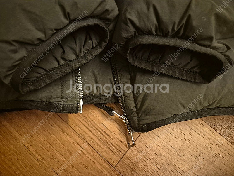 [M]스톤아일랜드 23FW 심리스터널 나일론 패딩 카키...--4