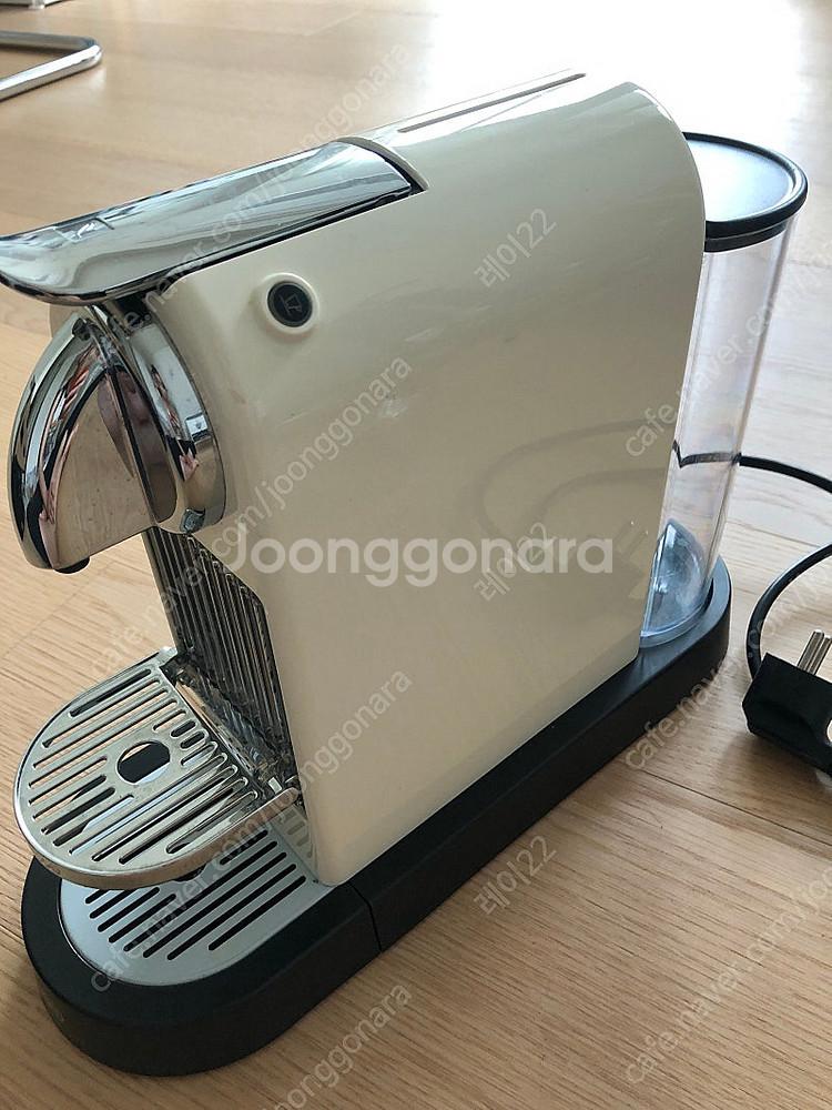 네스프레소 시티즈 드롱기--1