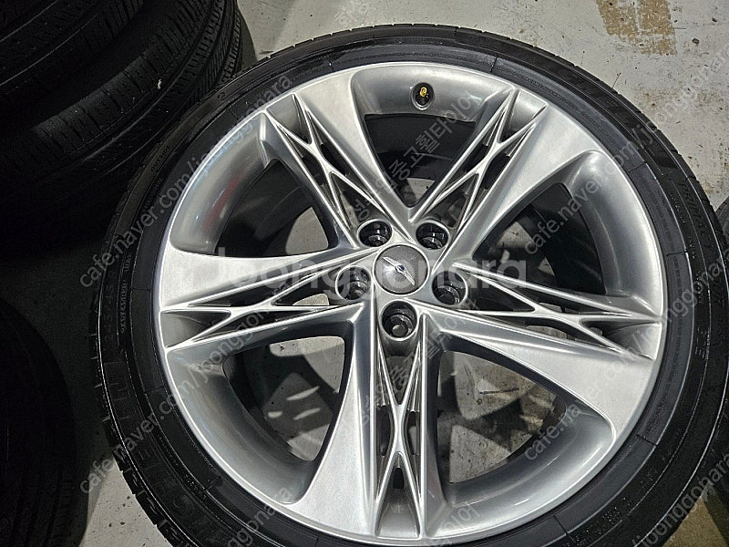 제네시스G90 RS4 20인치 순정 휠타이어 판매합니다--3