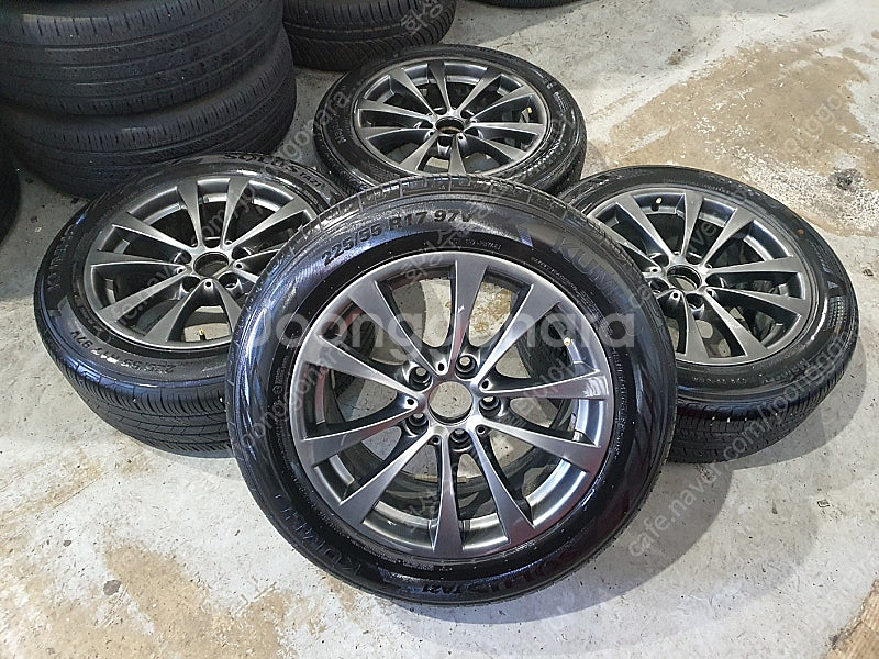 BMW F35 3GT 17인치 순정 휠타이어 판매합니다--5