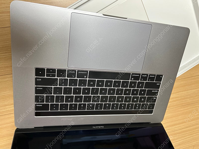 맥북프로 2018 15인치 부품용 이미지