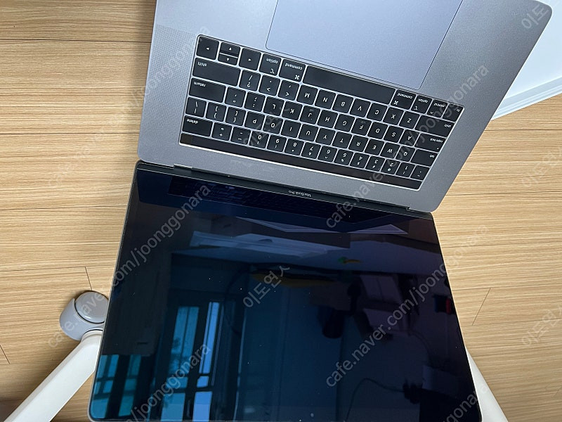 맥북프로 2018 15인치 부품용 이미지