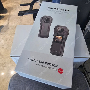 Insta360 ONE RS 1인치 360 라이카