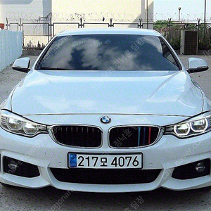 BMW 4시리즈 중고 BMW 중고 4시리즈 428i 흰색 2015년식 79,255km 428i 컨버터블 M 스포츠 중고차매매순위