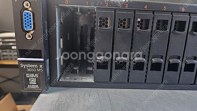 IBM x3650 M5 2U Server--1