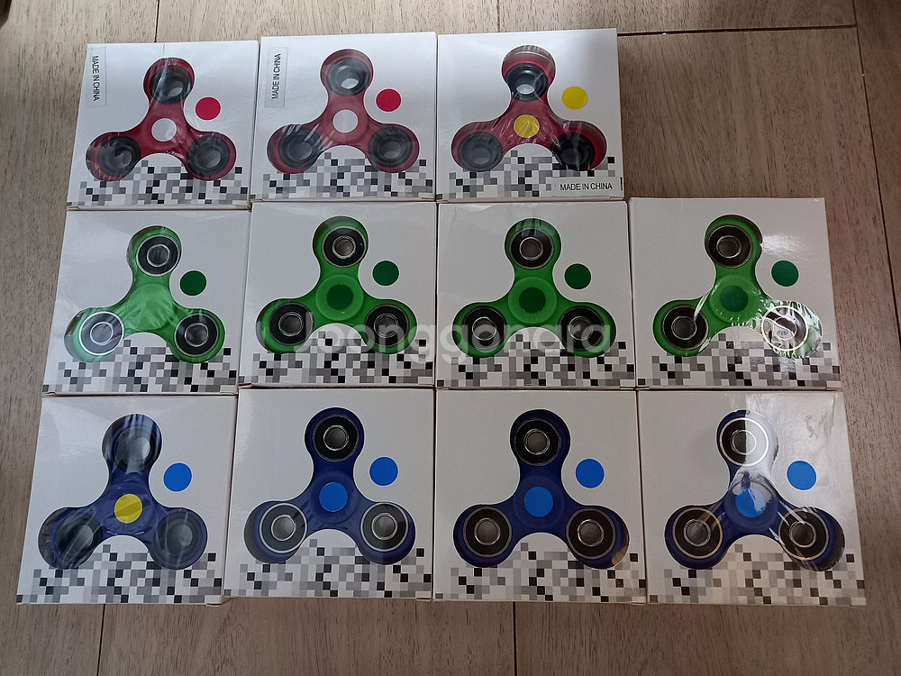 저렴하게 급처분합니다. 피젯스피너팝니다. 피젯토이.스피너.FidgetSpinner.팽이회전완구--8