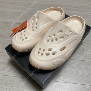 [270] 나이키 조던 롬 슬라이드 구아바 아이스 새상품