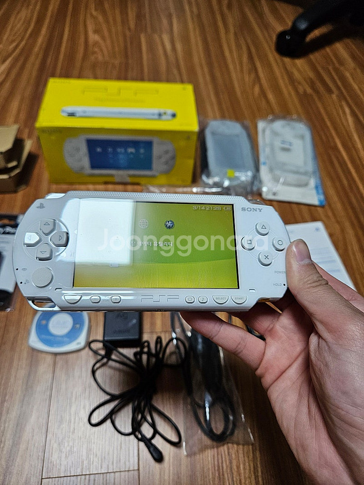 PSP-1005 세라믹화이트 한국정발 박스셋 + 주변기...--1