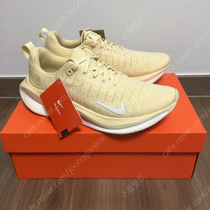 <새상품> 나이키 리액트 인피니티런 4세대 페일바닐라 270mm 저렴하게 판매합니다.