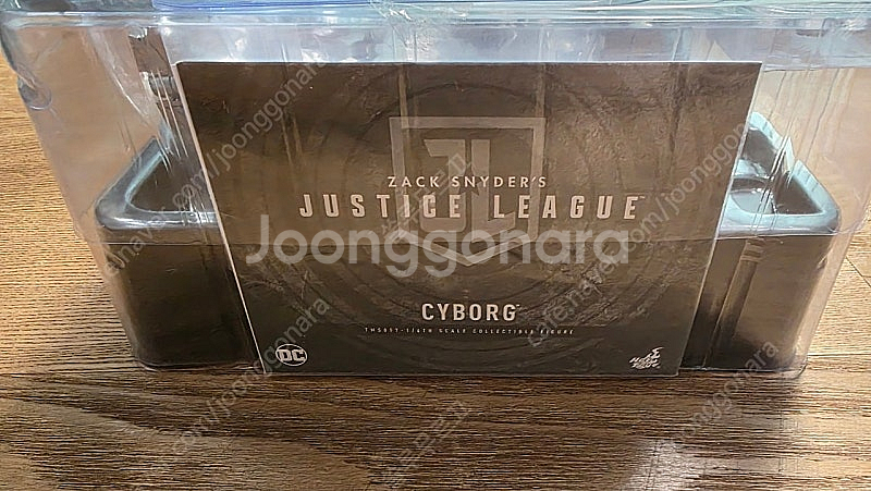 핫토이 저스티스리그 사이보그--1