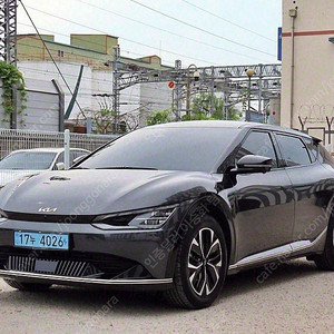 95,844 km EV6 중고 전기중고차 롱레인지 어스 중고자동차가격 당일 출고 회색