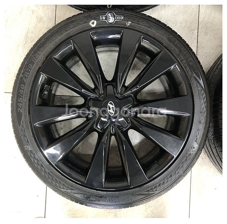 그랜저HG 셀러브리티 블랙 휠타이어 245/40R19--3