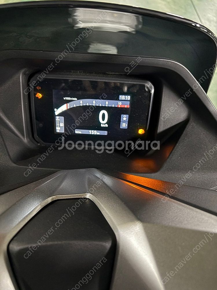 pcx125 25년식 화이트 팝니다--5