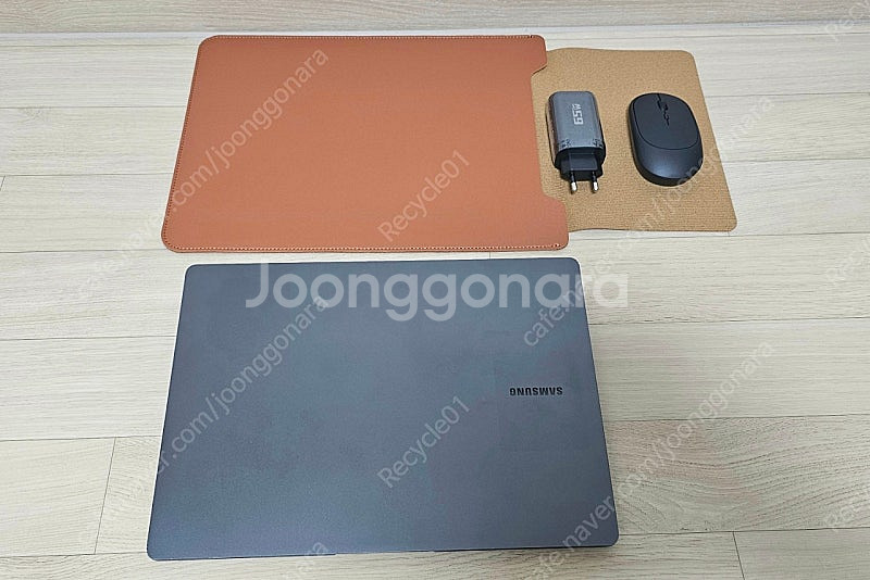 갤럭시북3프로(13th i5, 16g 256g)+한컴--0