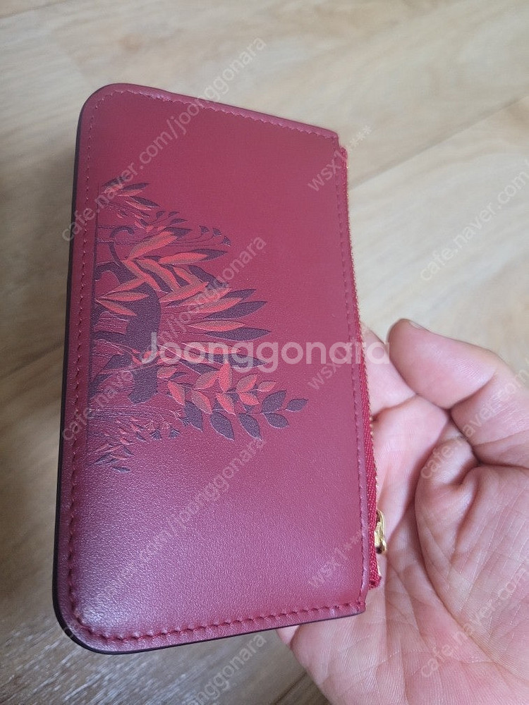 정품 까르띠에 카드지갑 지퍼형 판매합니다.--0