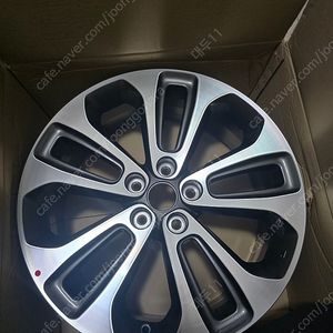 뉴쏘렌토r 19인치 순정휠 미사용품 1개 판매(복원 아닙니다.)