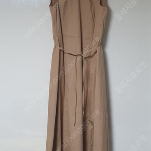 한섬 더스토어 THE STORE 22 슬리브리스 벨티드 롱 원피스 무료 배송
