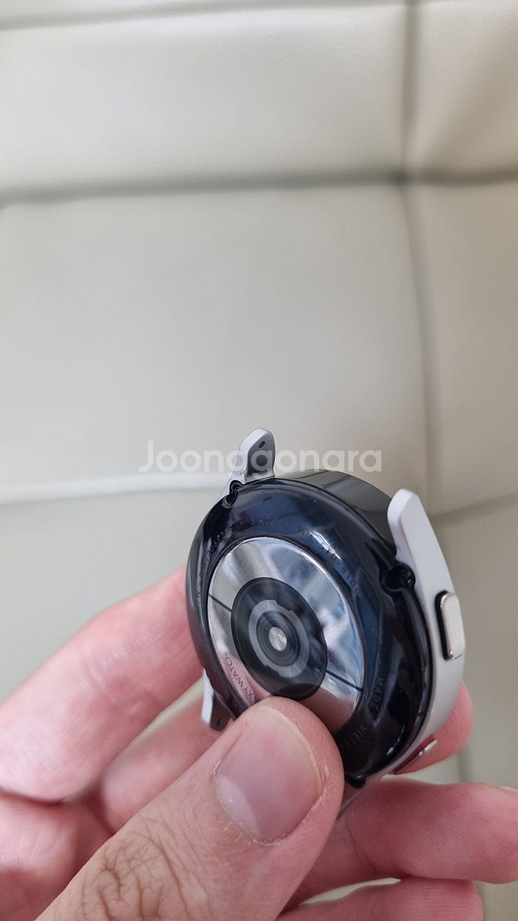 갤럭시워치4 40mm 실버 wifi +충전기+스트랩--5