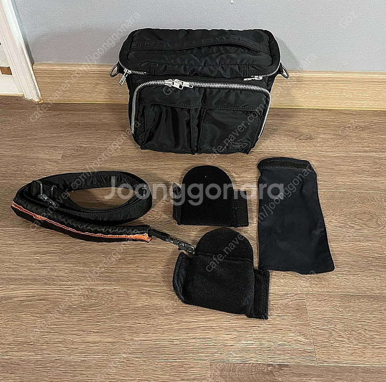 포터 카메라백 블랙 깨끗한 제품 판매합니다.--0