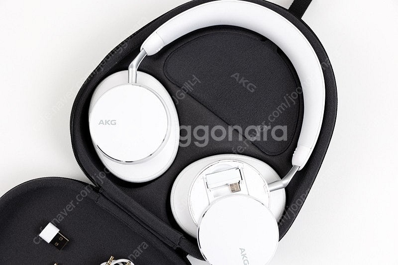 AKG N9 HYBRID 화이트 헤드폰 판매합니다.--1