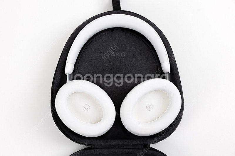 AKG N9 HYBRID 화이트 헤드폰 판매합니다.--2