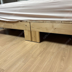 평상형 원목 침대 프레임과 매트리스SS