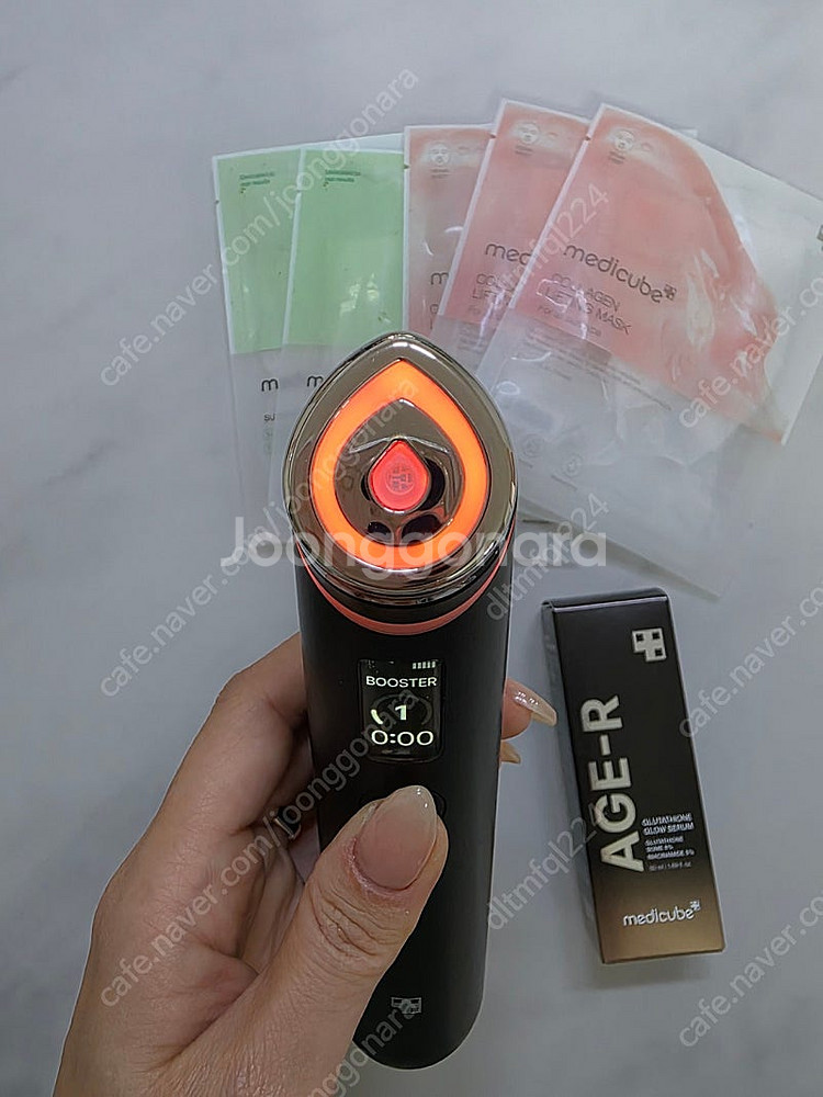 메디큐브 에이지알 부스터프로와 에센스 및 쿠션팔아요--1