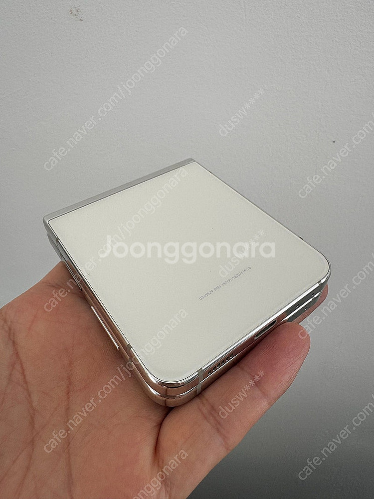 갤럭시Z플립5 화이트색상 512G 중고 단말기 판매합니...--4