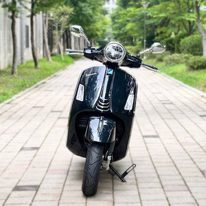 24년 베스파GTS300 ABS 스마트키 블랙불카노 3천키로 저렴히 판매