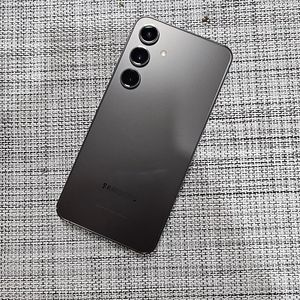(특AAA급) 갤럭시 S24 256G 블랙 24년 8월개통 액정무기스 정상해지폰 48만팝니다@
