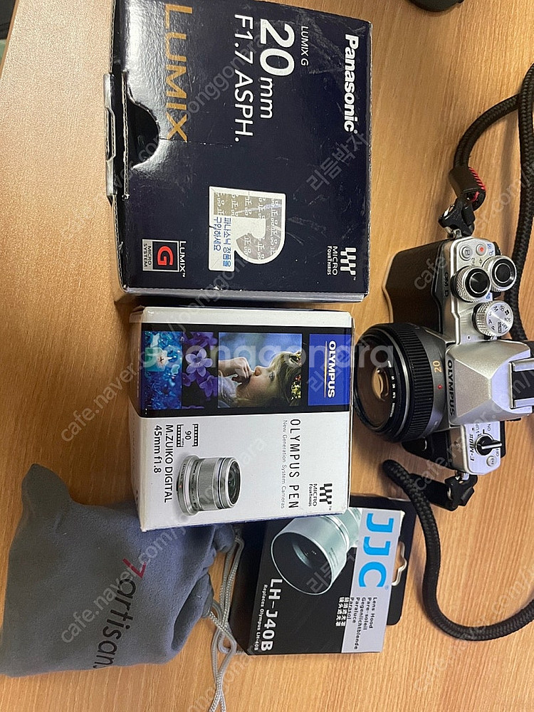 올림푸스 미러리스 카메라 OM-D E-M10 마크2 (45.8 ,20.7 ,7아티산 어안렌즈 카메라가방) 팝니다--3