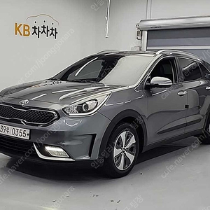기아 니로 중고 니로 하이브리드 중고차 회색 2017년식 1.6 하이브리드 프레스티지 중고차카페