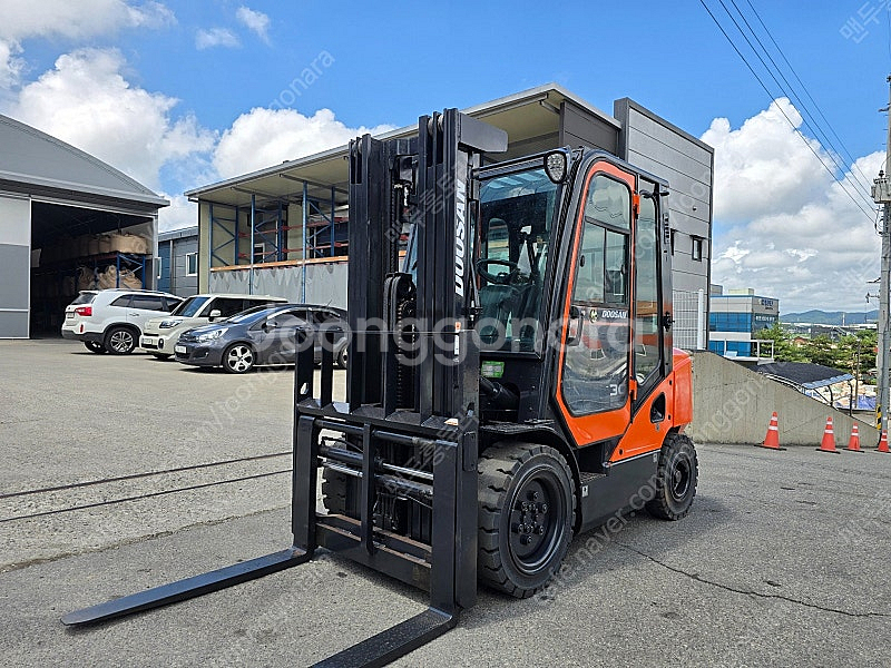 3톤 중고지게차 매물 떴다! 두산 D30S-7 자동발·...--3