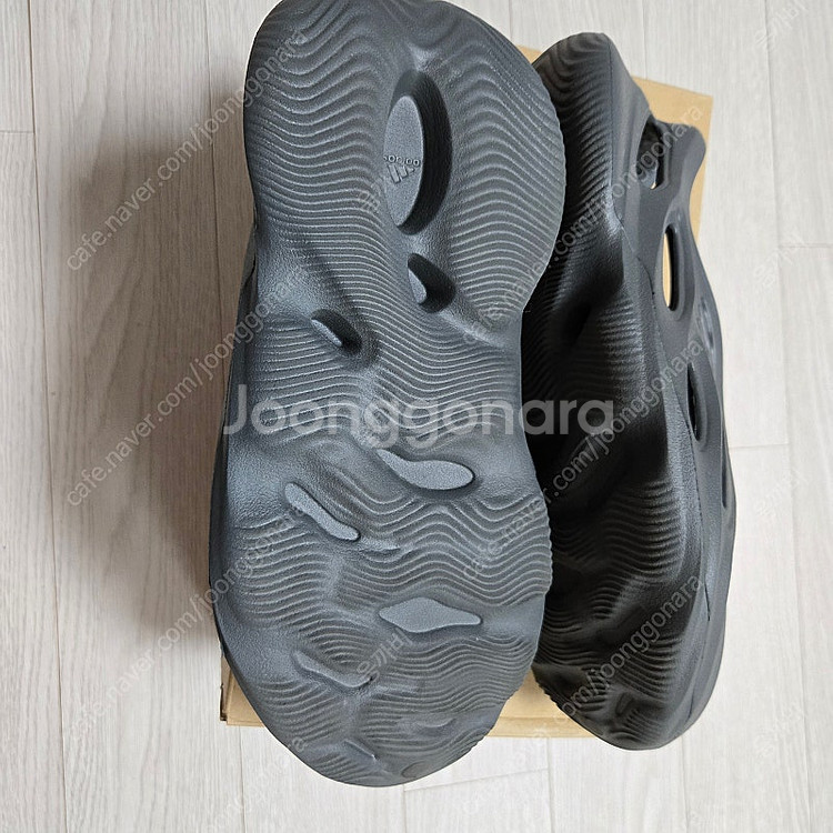 (중고)아디다스 이지 폼 러너 카본 265--3