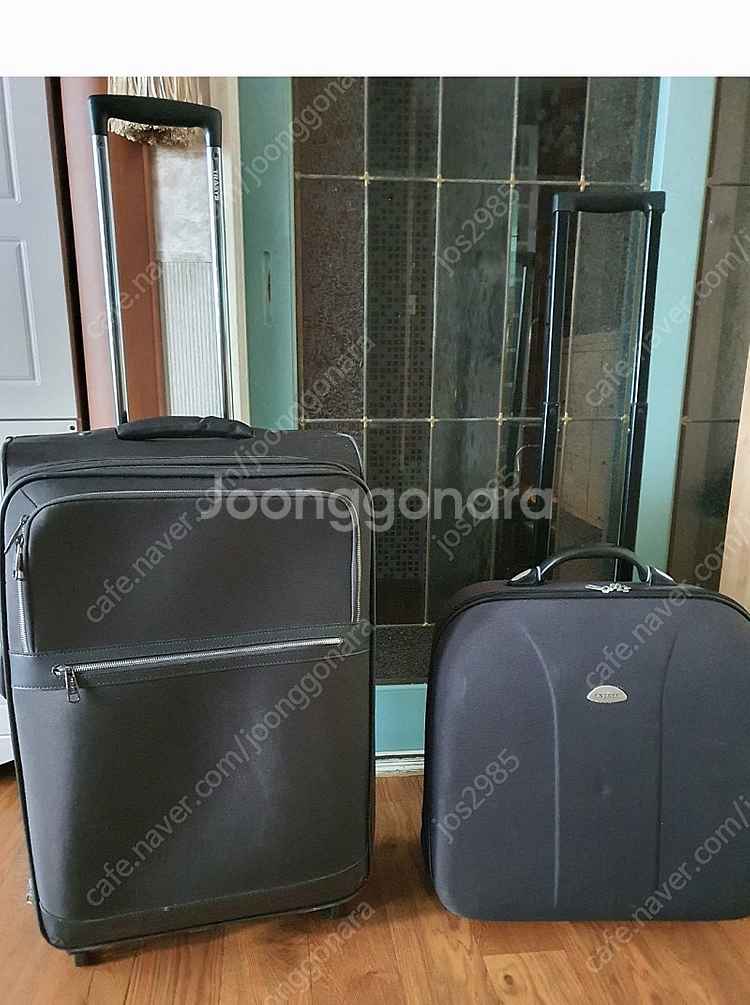 4륜바퀴여행용가방3만원+2륜바퀴여행용가방덤+그외멜빵가방...--3