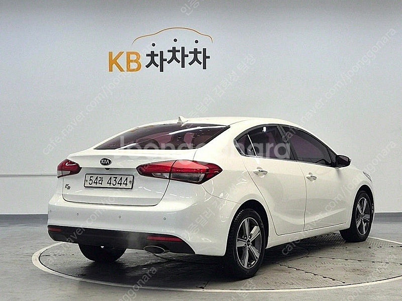 K3 중고차 시세 흰색 2018년식 1.6 GDI 트렌...--4