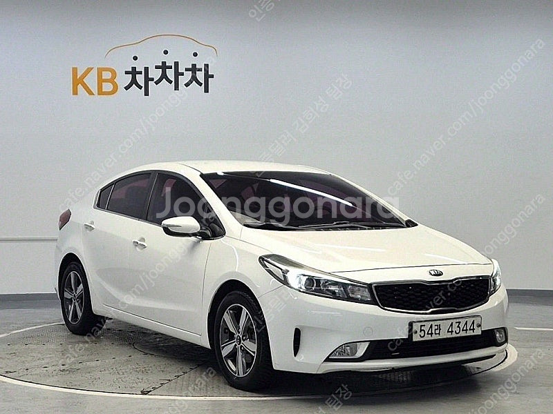 K3 중고차 시세 흰색 2018년식 1.6 GDI 트렌...--5