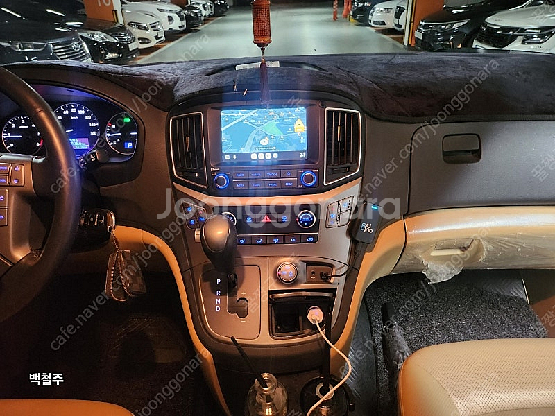 스타렉스현대순정캠핑카.20년7월.4WD.7만K. 검정색.상태최강 .판매합니다--4