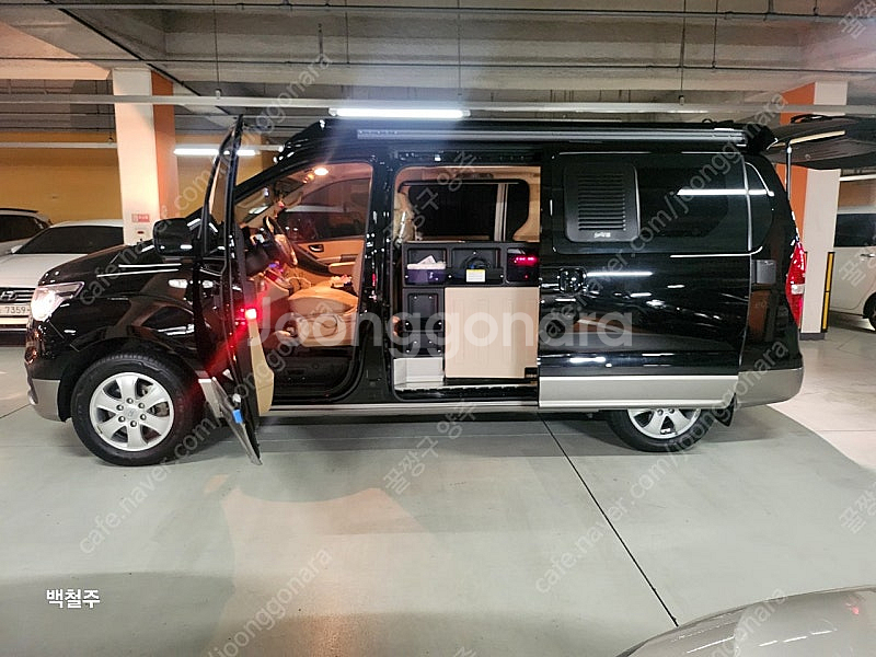 스타렉스현대순정캠핑카.20년7월.4WD.7만K. 검정색.상태최강 .판매합니다--6